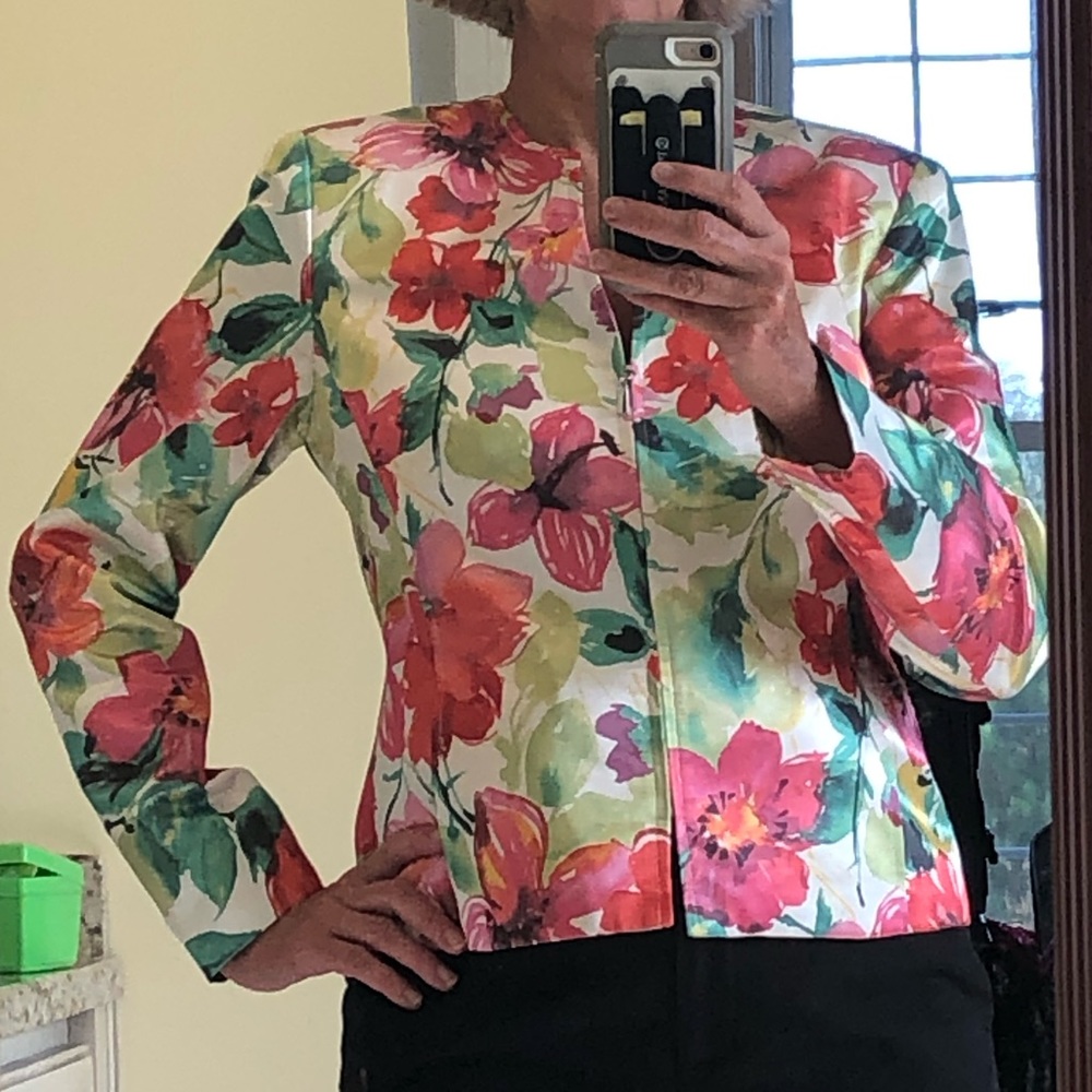 Beautiful dressy suit jacket